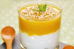 Lee más sobre el artículo Receta de yogur con mango y hierbabuena